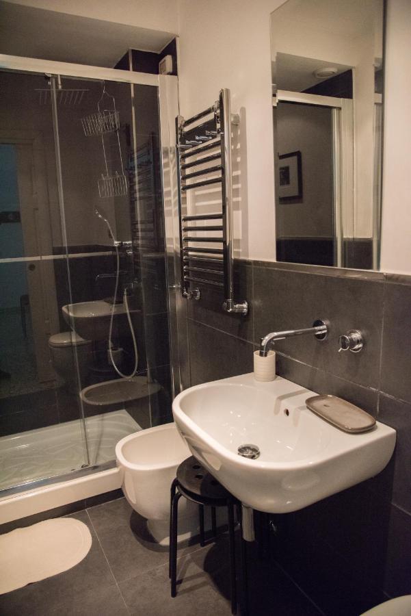 Beautiful And Spacious Next To Termini 10 Minutes From Coliseum Rome