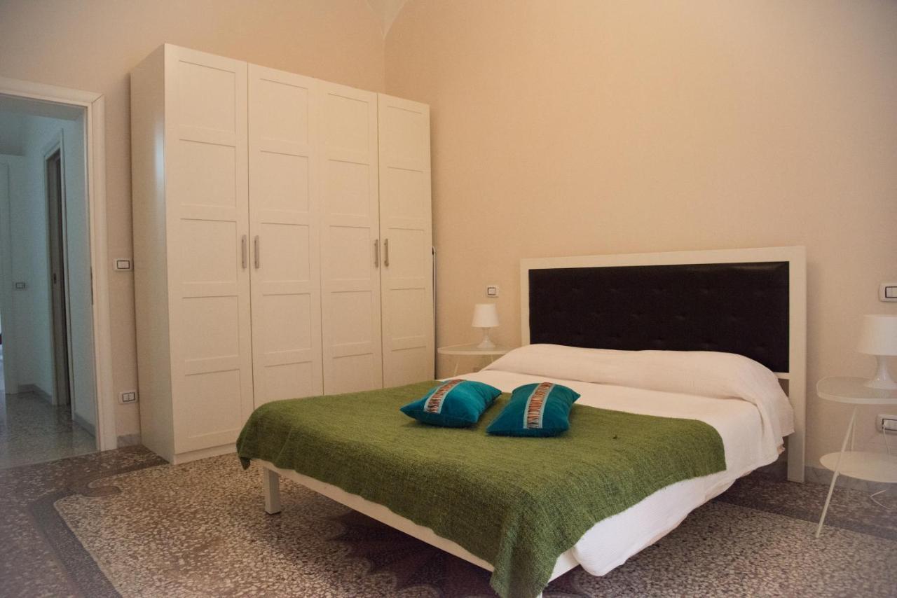 Beautiful And Spacious Next To Termini 10 Minutes From Coliseum Apartment Rome