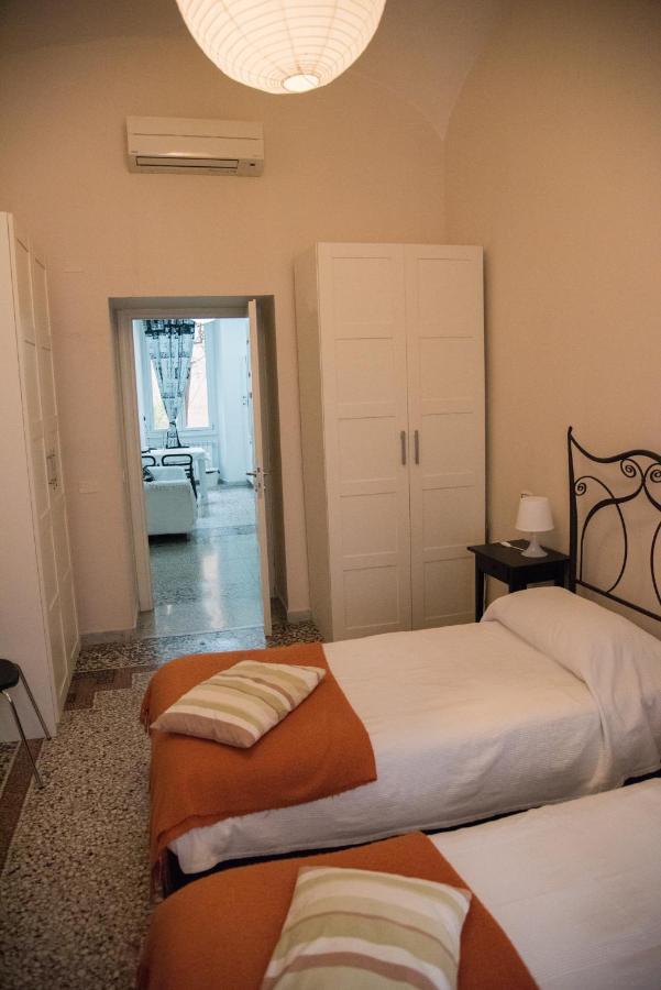 Beautiful And Spacious Next To Termini 10 Minutes From Coliseum Rome