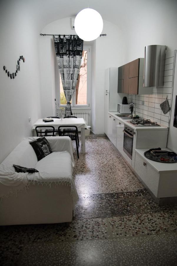 Beautiful And Spacious Next To Termini 10 Minutes From Coliseum Apartment