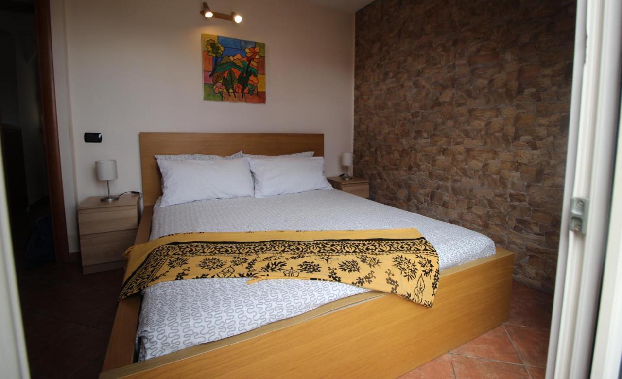 Attico Con Jacuzzi, Terrazzo E Fibra Appartamento