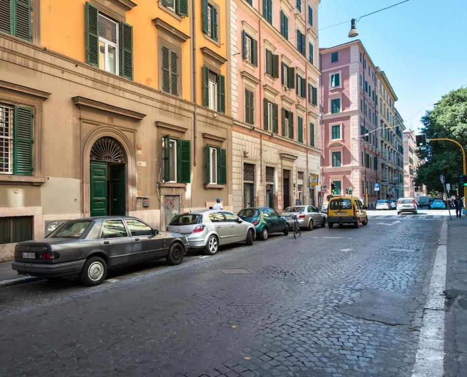 Beautiful And Spacious Next To Termini 10 Minutes From Coliseum Apartment *