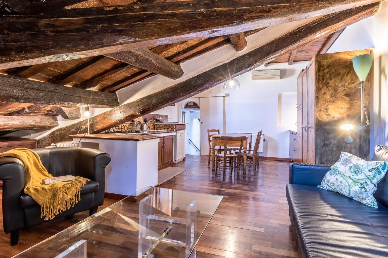 Appartamento Palazzo Moro Roma