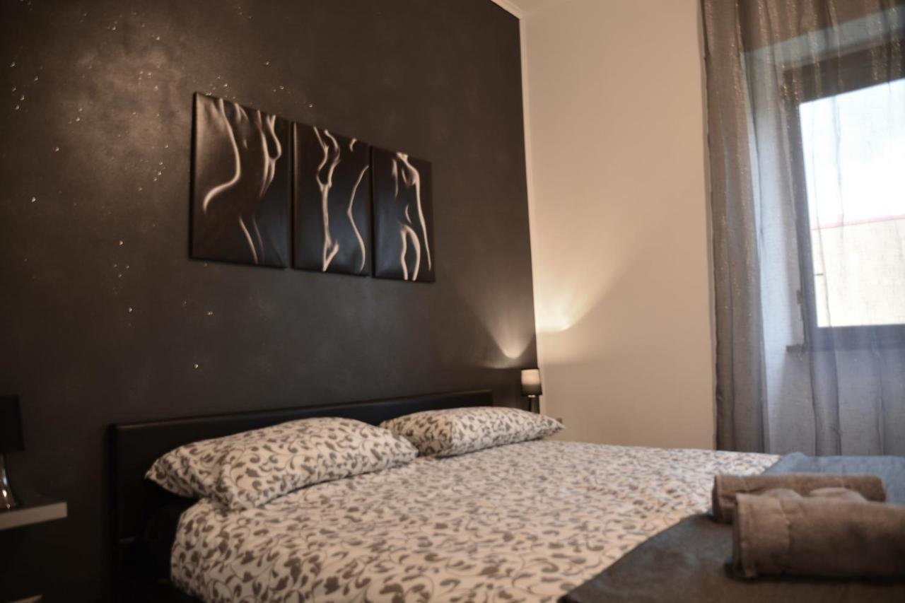 Sunny Sexy Grey & Cool Blue Apartment Rome