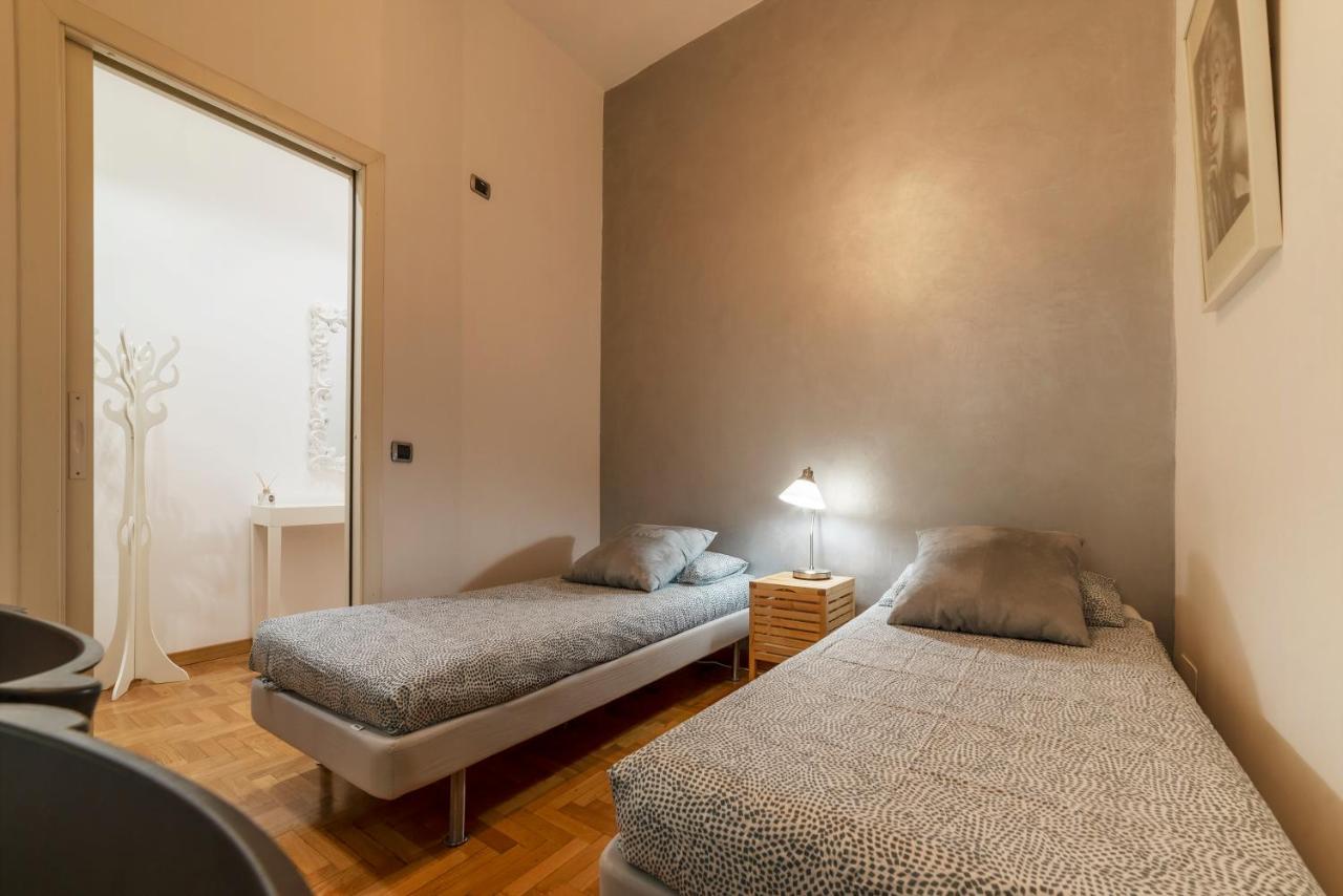 Piazza San Cosimato & Trastevere * Rome