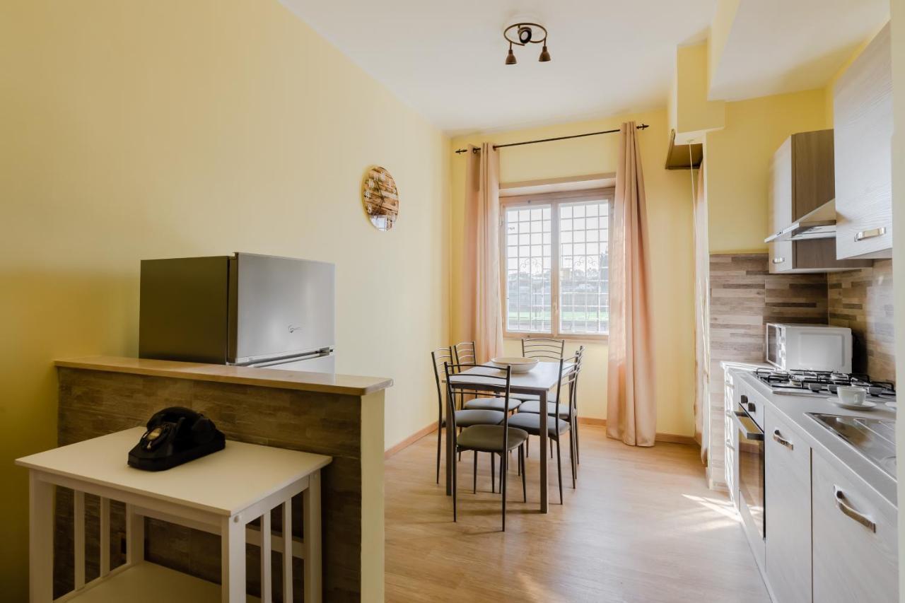 Le Rondini Apartment, 5 Persone, 2 Balconi, Policlinico Tor Vergata E Casilino Rome