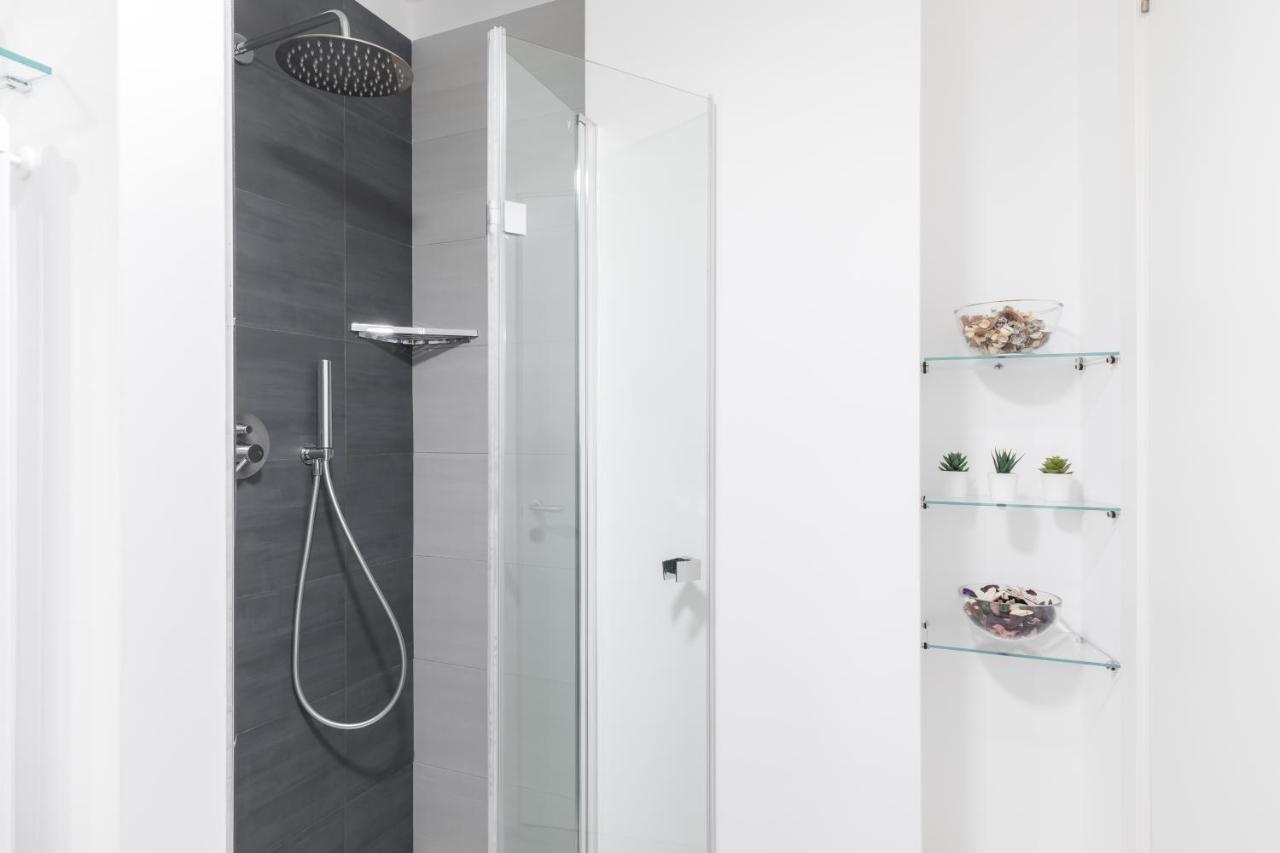 Apartment Amoretti Apartment, 6 Persone, 3 Camere, 2 Bagni, Balcone, Wi-fi, Metro B Monti Tiburtini *