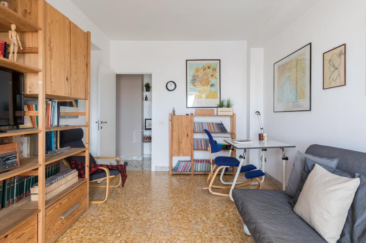 Amoretti Apartment, 6 Persone, 3 Camere, 2 Bagni, Balcone, Wi-fi, Metro B Monti Tiburtini * Rome