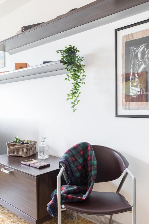 Apartment Amoretti Apartment, 6 Persone, 3 Camere, 2 Bagni, Balcone, Wi-fi, Metro B Monti Tiburtini Rome
