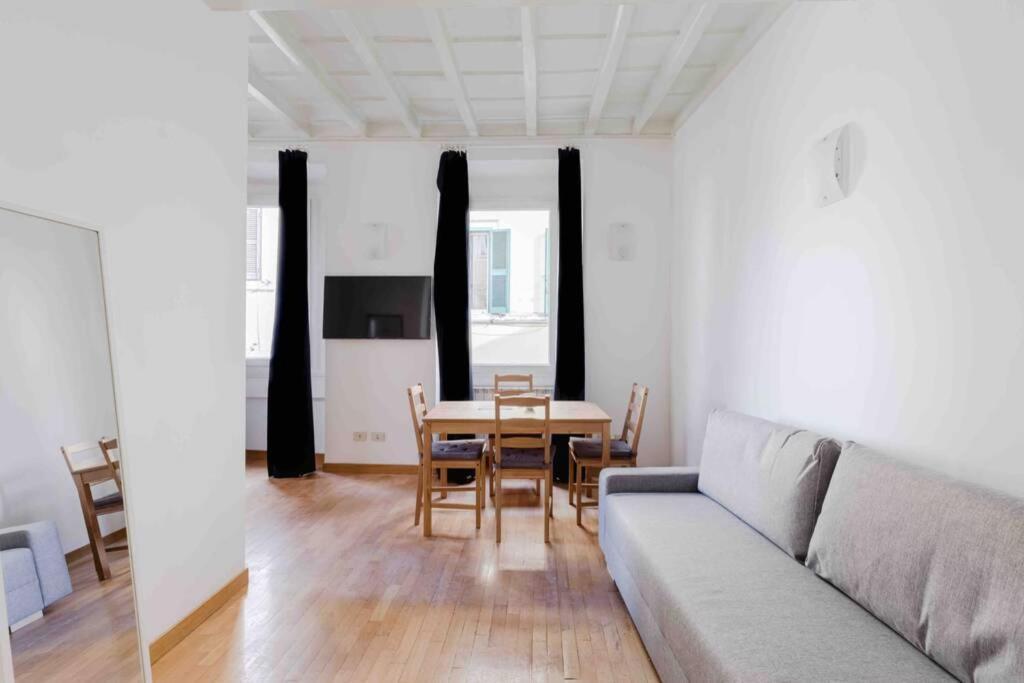 Elegant Trilussa Apartment Rome
