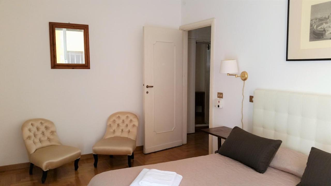 Guest house Vatican Happy Holidays