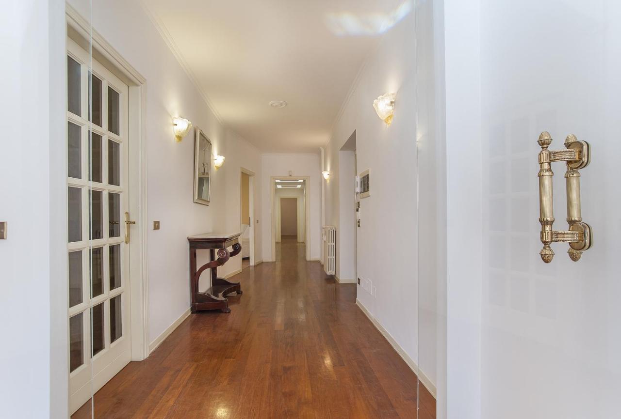 Eur Luminous And Large Family Terrace