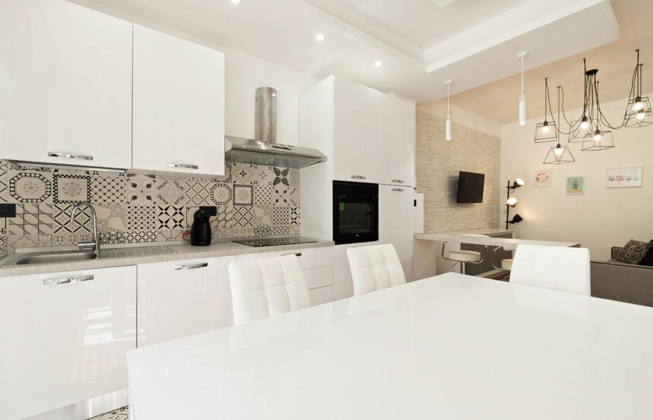 Apartment 3 Bed Modern Flat - 15 Minutes Walk To Colosseum