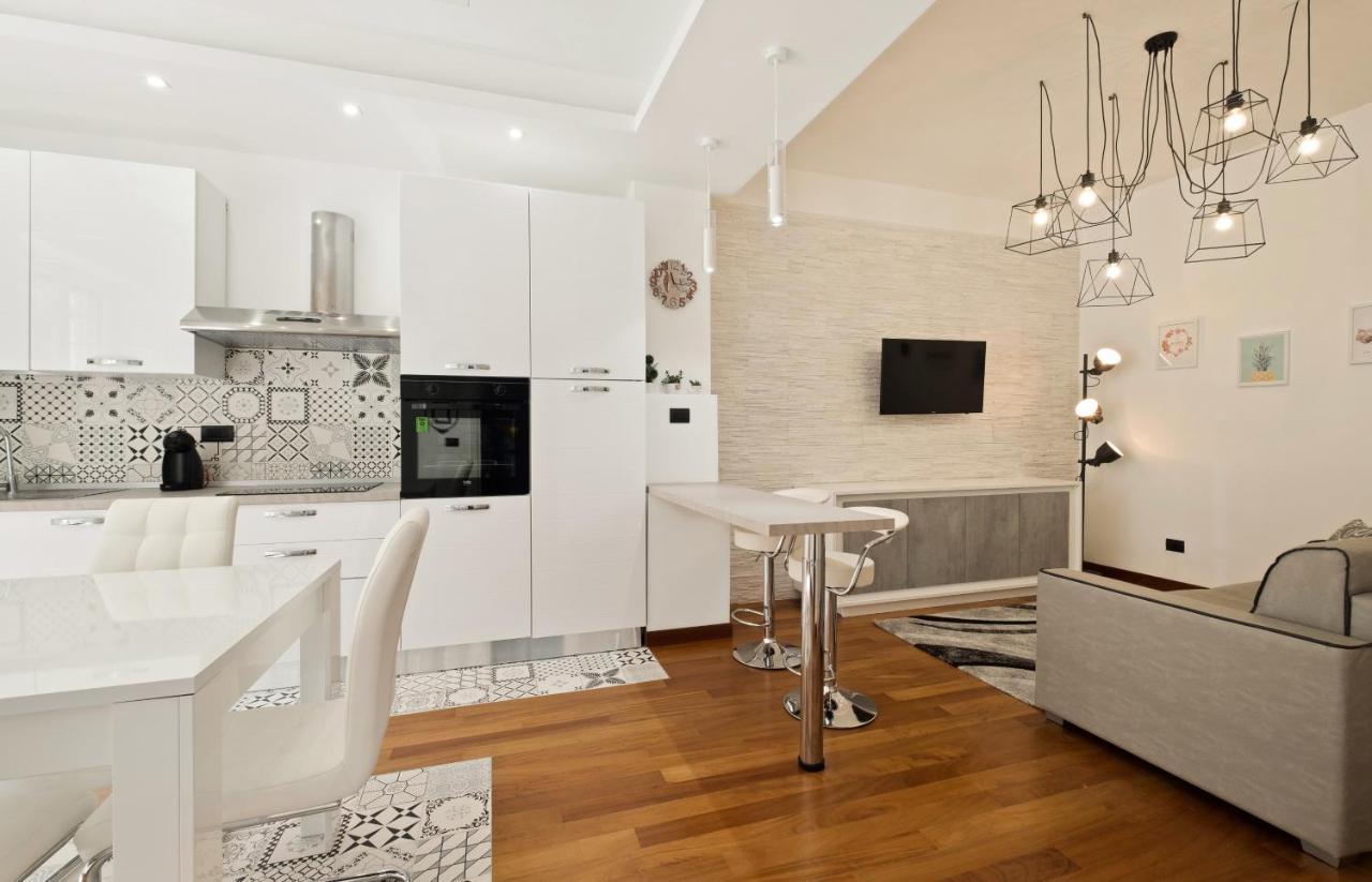 Apartment 3 Bed Modern Flat - 15 Minutes Walk To Colosseum *