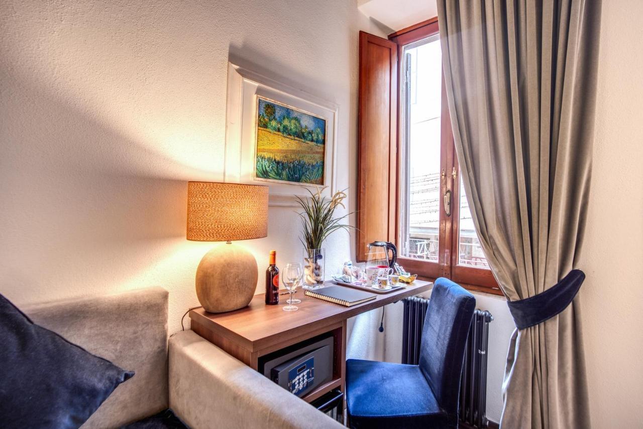 Tritone House Rome