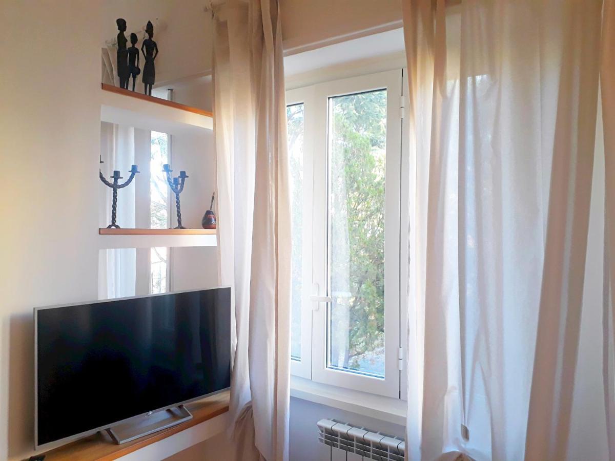 Modern, Spacious And Bright In Apartment