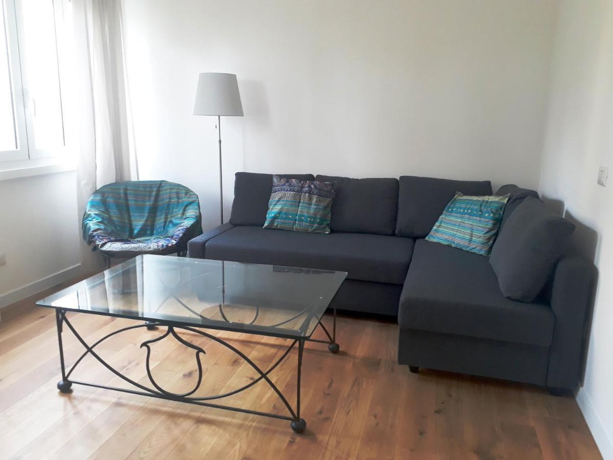 Modern, Spacious And Bright In Apartment *