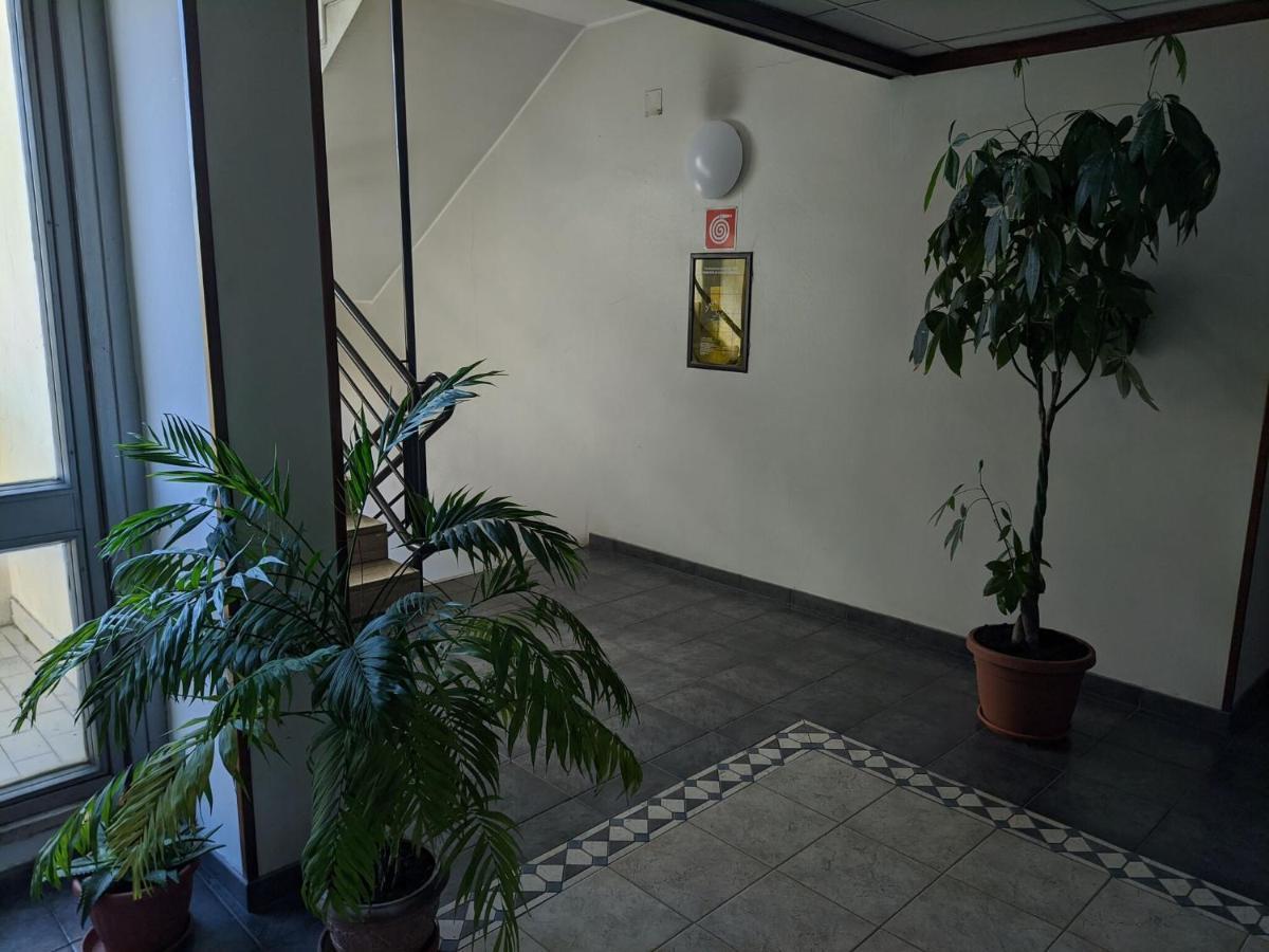Nice In Near San Giovanni Train Station Appartamento