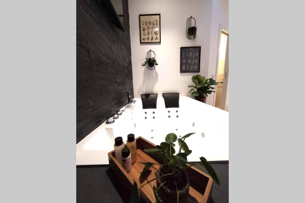 Elegante Open Space Con Vasca Idromassaggio A Trastevere * Rome