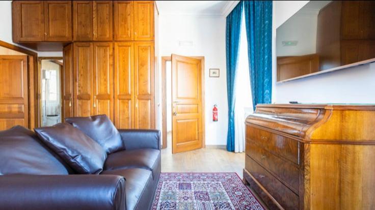 Casa Sangalletti * Rome