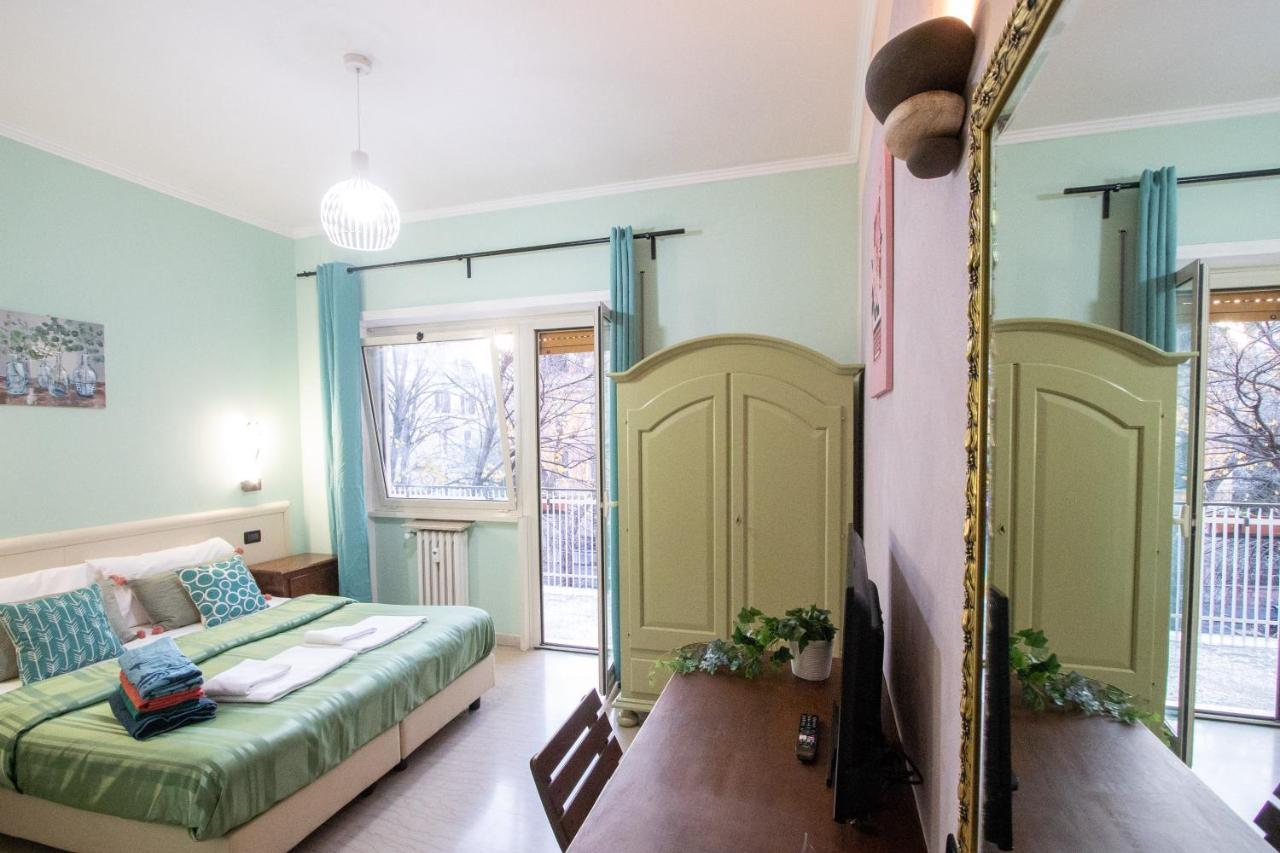 Colorful Yard Bed & Breakfast