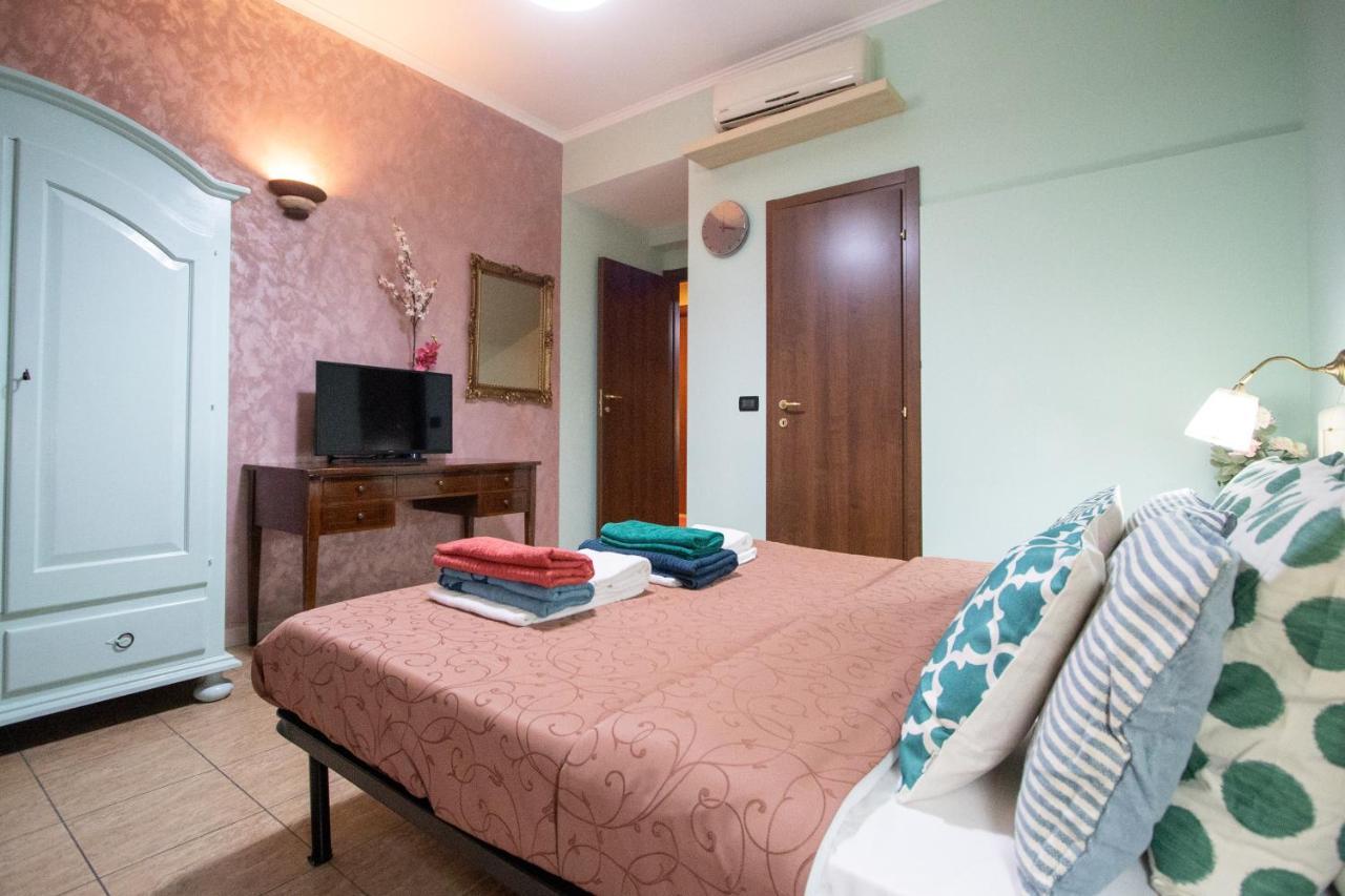 Bed & Breakfast Colorful Yard Rome