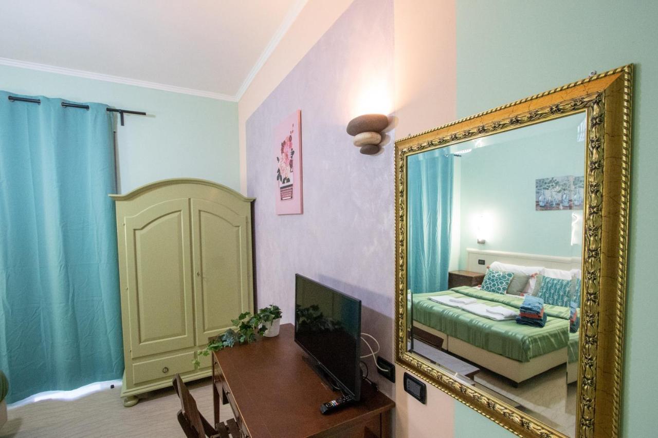 Bed & Breakfast Colorful Yard Rome