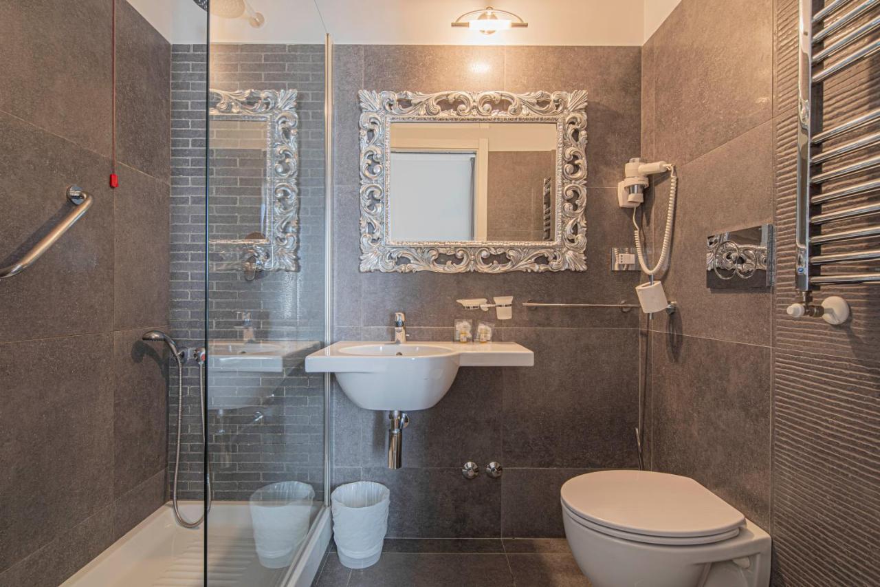 Residenza Castrense 2* Rome