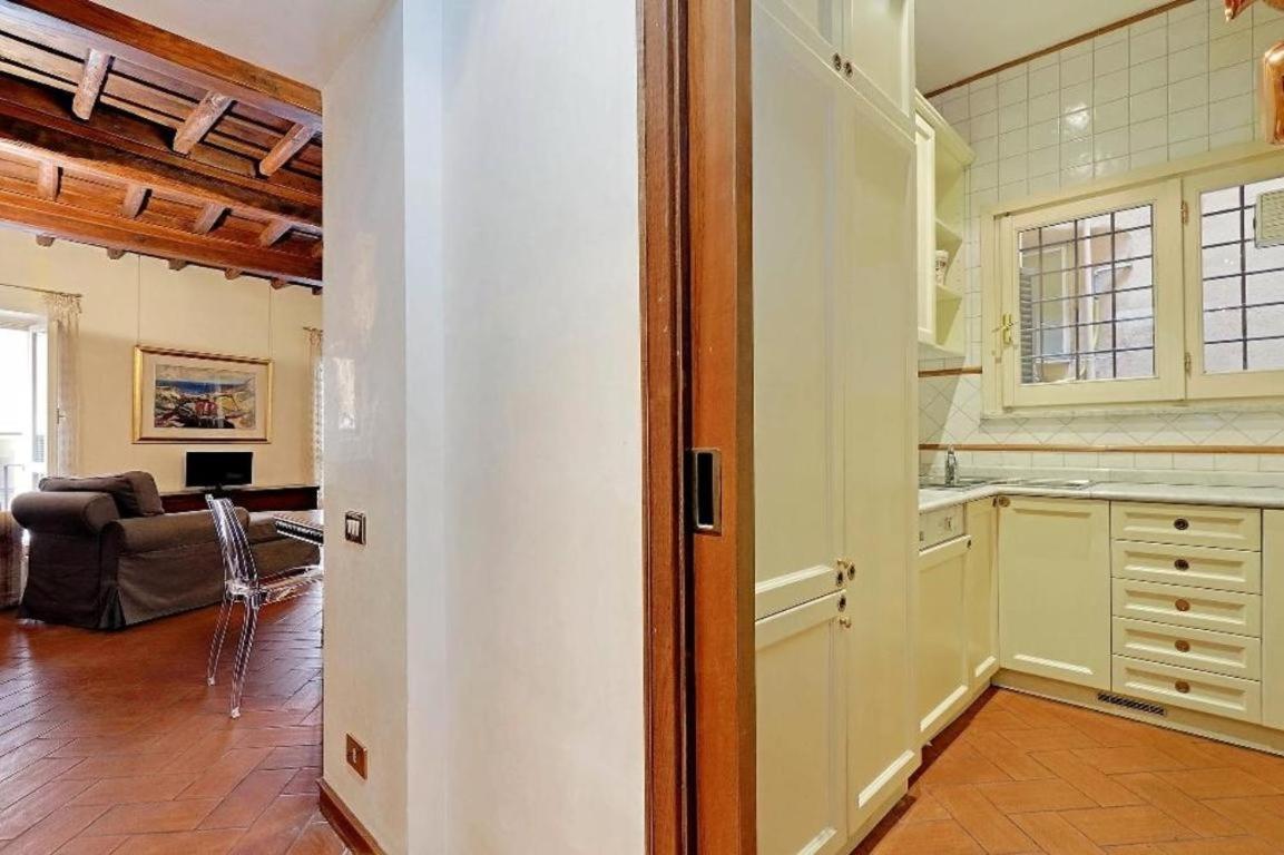 Apartment Trevi Halldis Rome