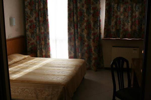 2000 Hotel 3*