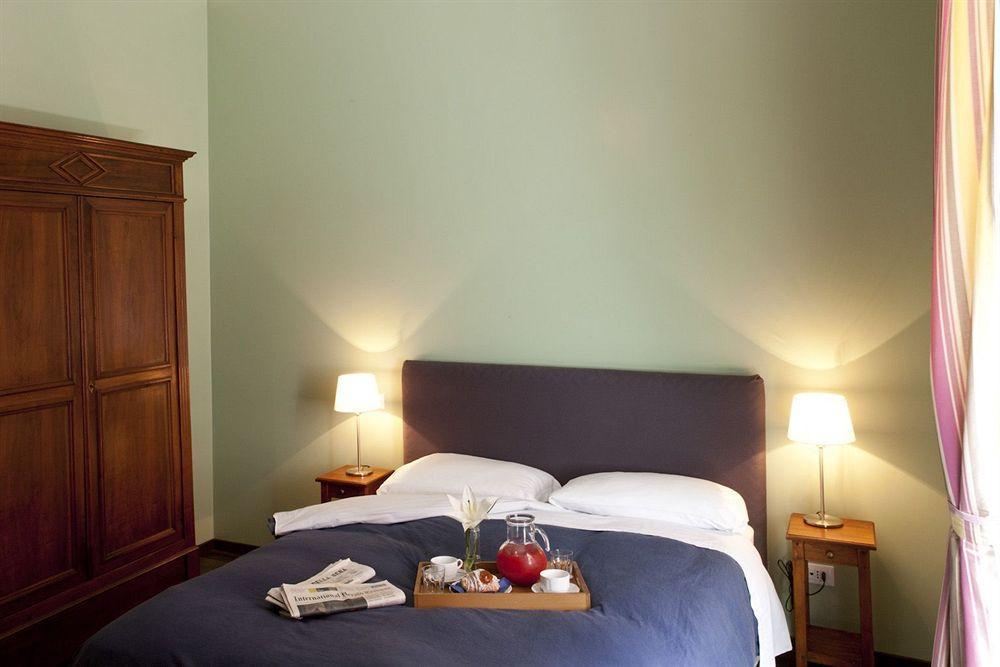 Santi Quattro Al Colosseo Bed & Breakfast Rome
