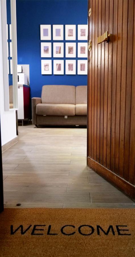 Deco's Place Cloe *