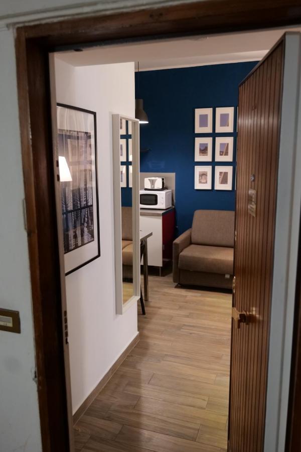 Deco's Place Cloe *