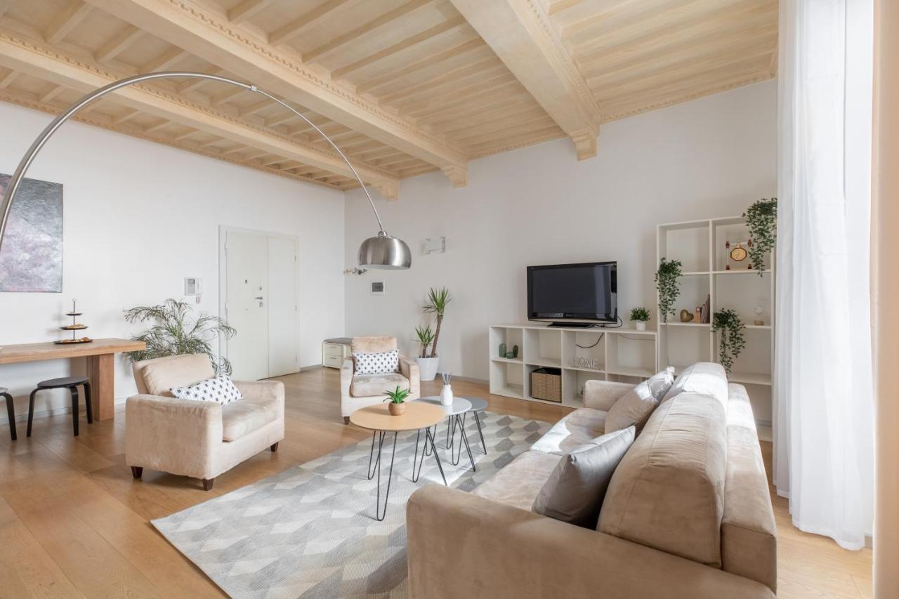 Iflat Navona White And Stylish Appartamento