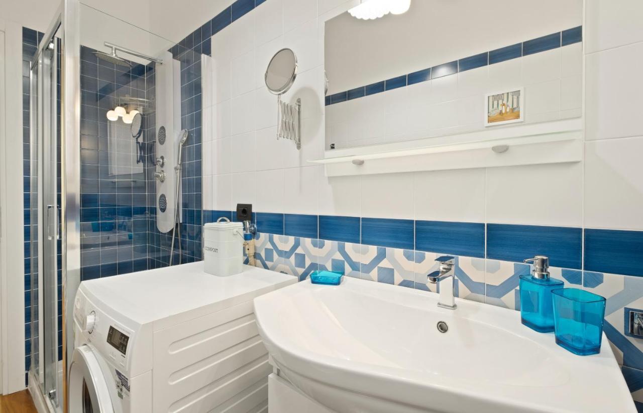 3 Bed Modern Flat - 15 Minutes Walk To Colosseum * Rome
