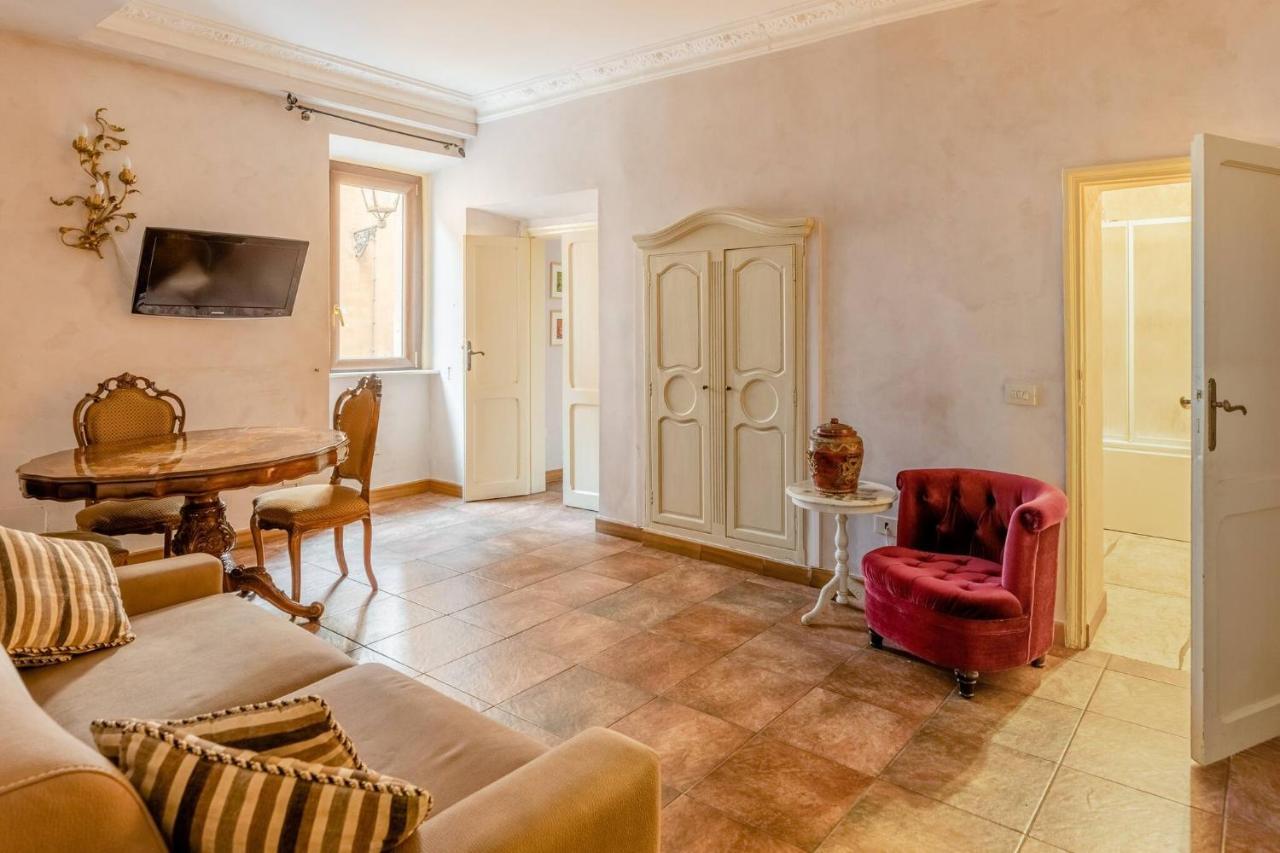 Right In The Ancient Historical Center Two Bedrooms Two Bath, Up To 6 Pax