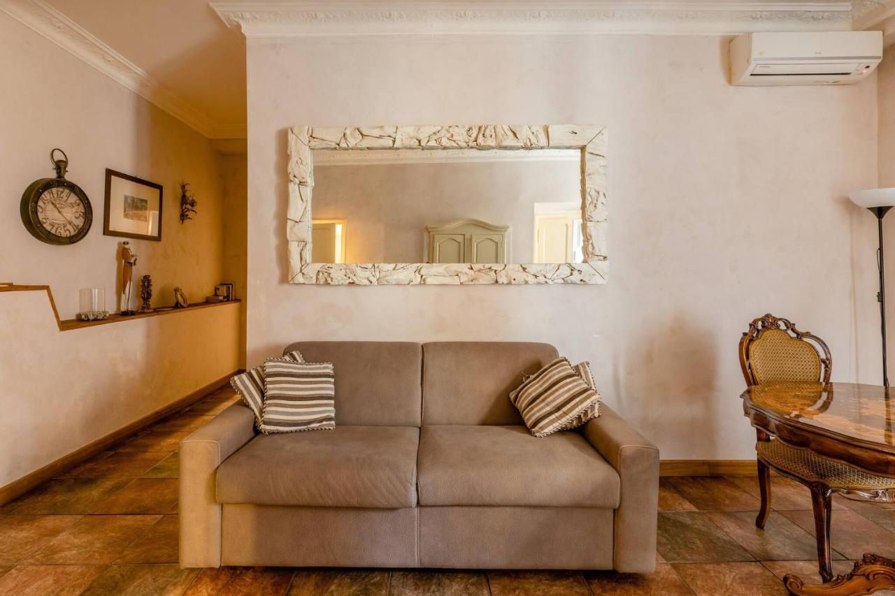 Appartamento Right In The Ancient Historical Center Two Bedrooms Two Bath, Up To 6 Pax *