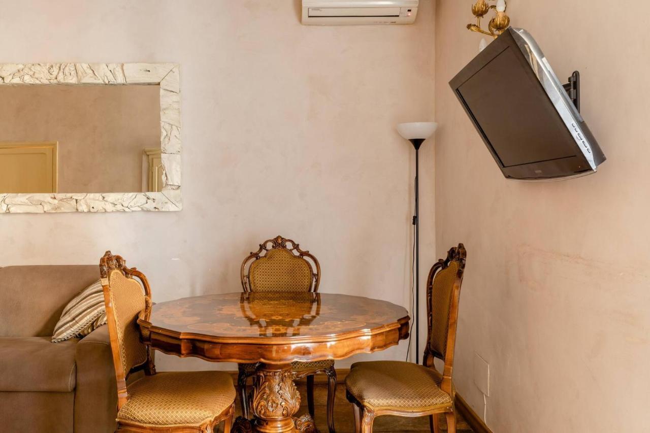 Right In The Ancient Historical Center Two Bedrooms Two Bath, Up To 6 Pax *