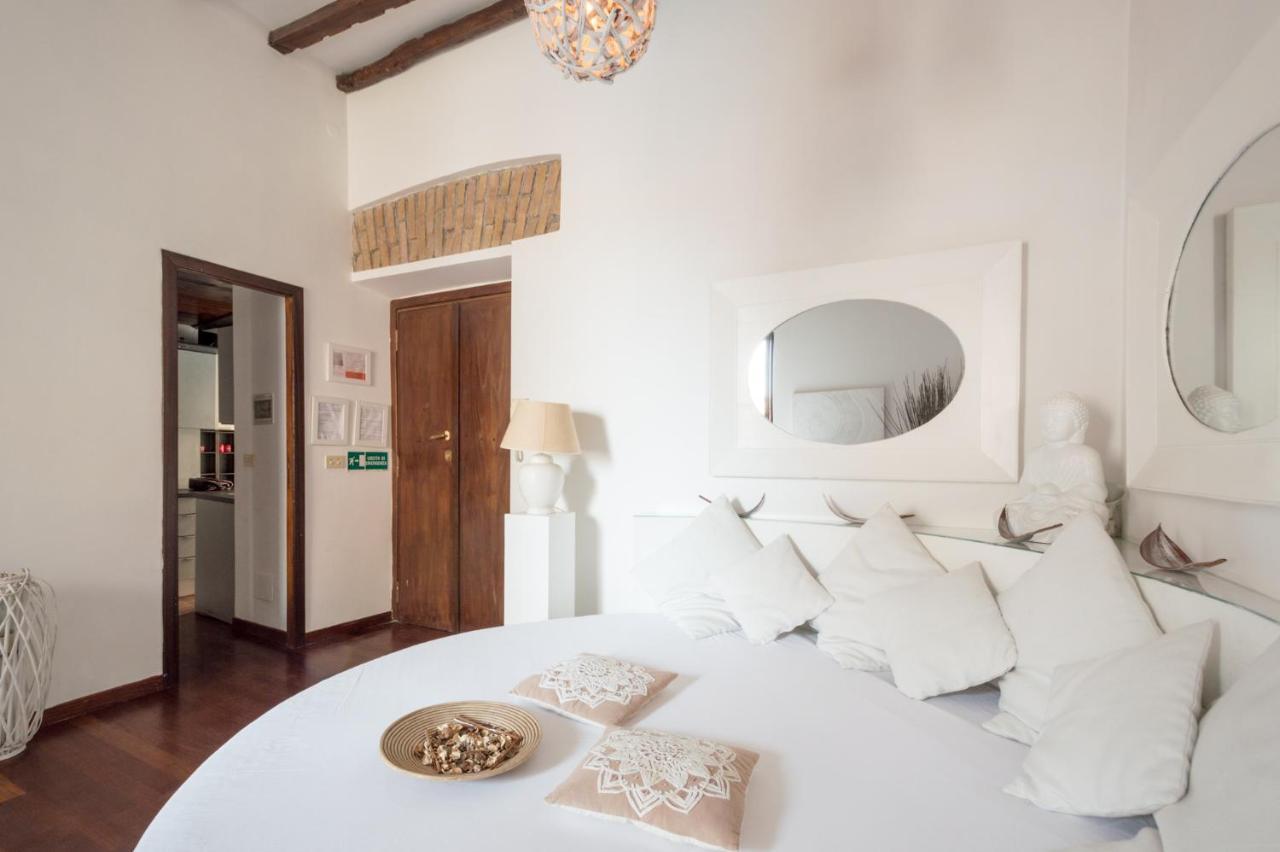 Ghetto Campo Dei Fiori Luxury White Apartment