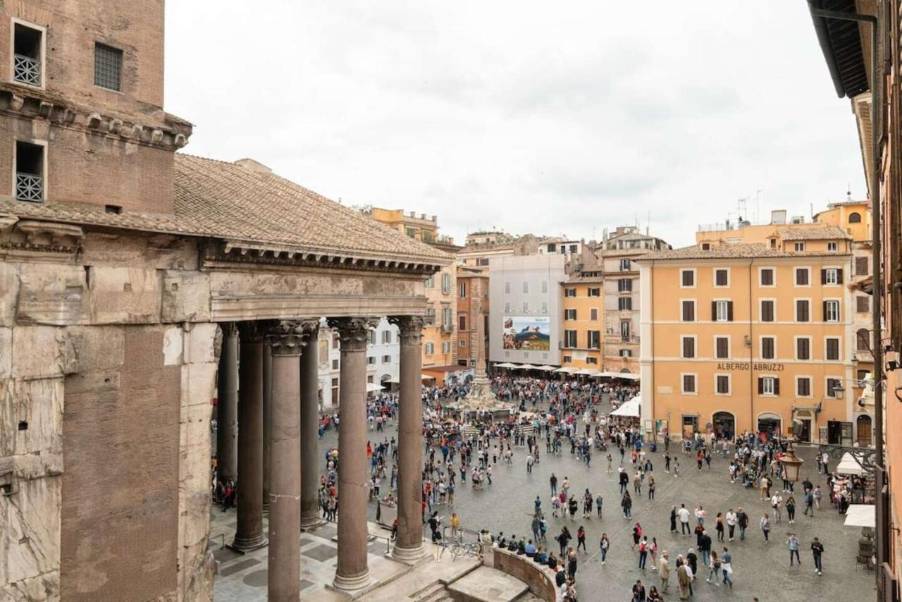 The Artist's House In Front Of Pantheon * Rome