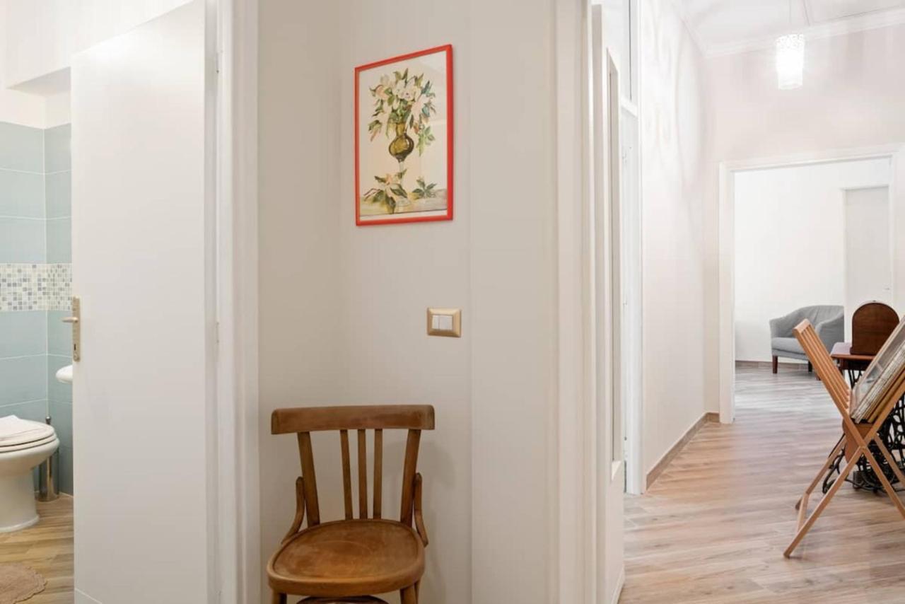 The Artist's House In Front Of Pantheon Apartment
