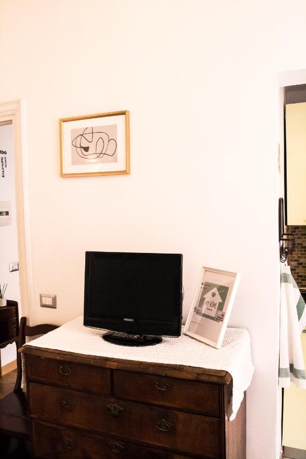 My Flat In Fontana Di Trevi Rome