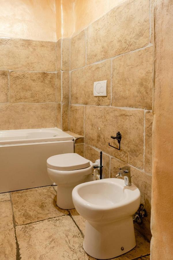 Appartamento Right In The Ancient Historical Center Two Bedrooms Two Bath, Up To 6 Pax