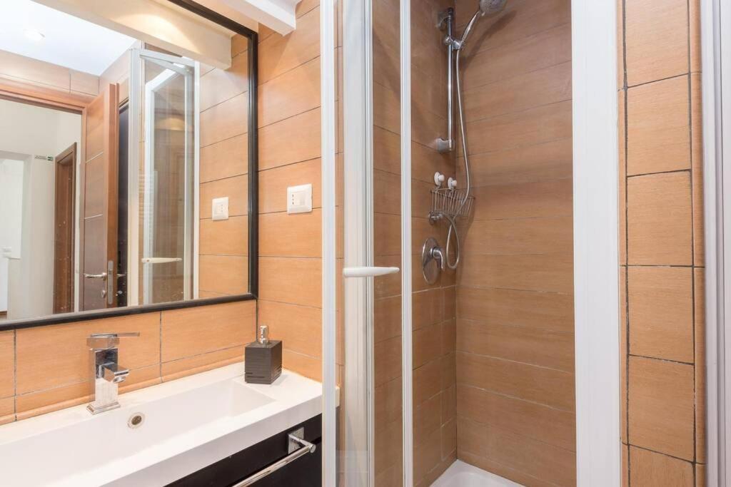 Popolo Elegant Two Bedroom Apartment Rome
