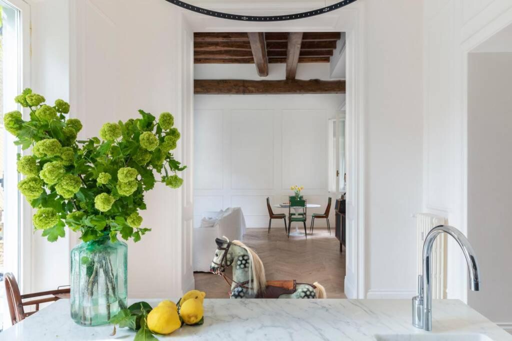 Casa Luce, A Burghesius Apartment