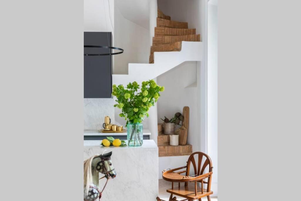 Casa Luce, A Burghesius Apartment