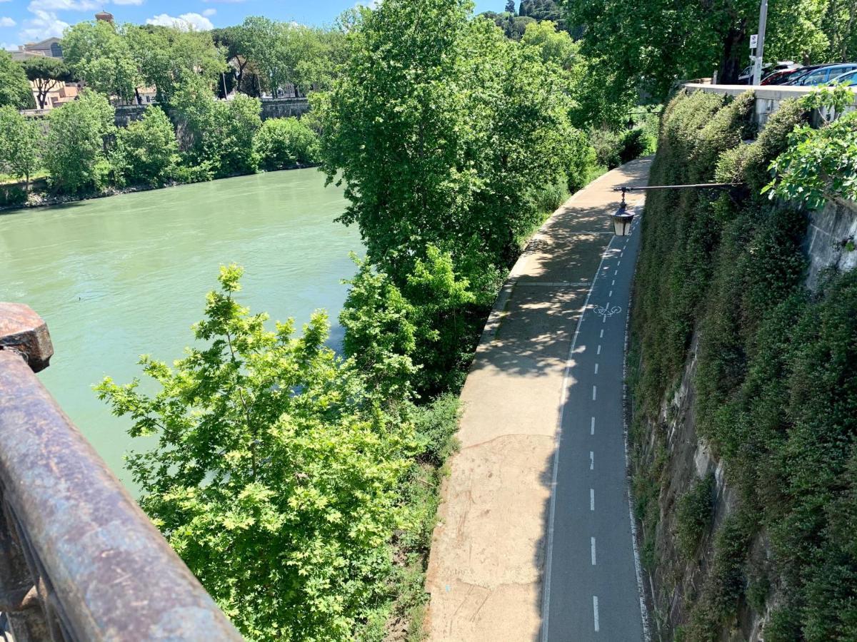 Palazzo Baj In Trastevere Rome