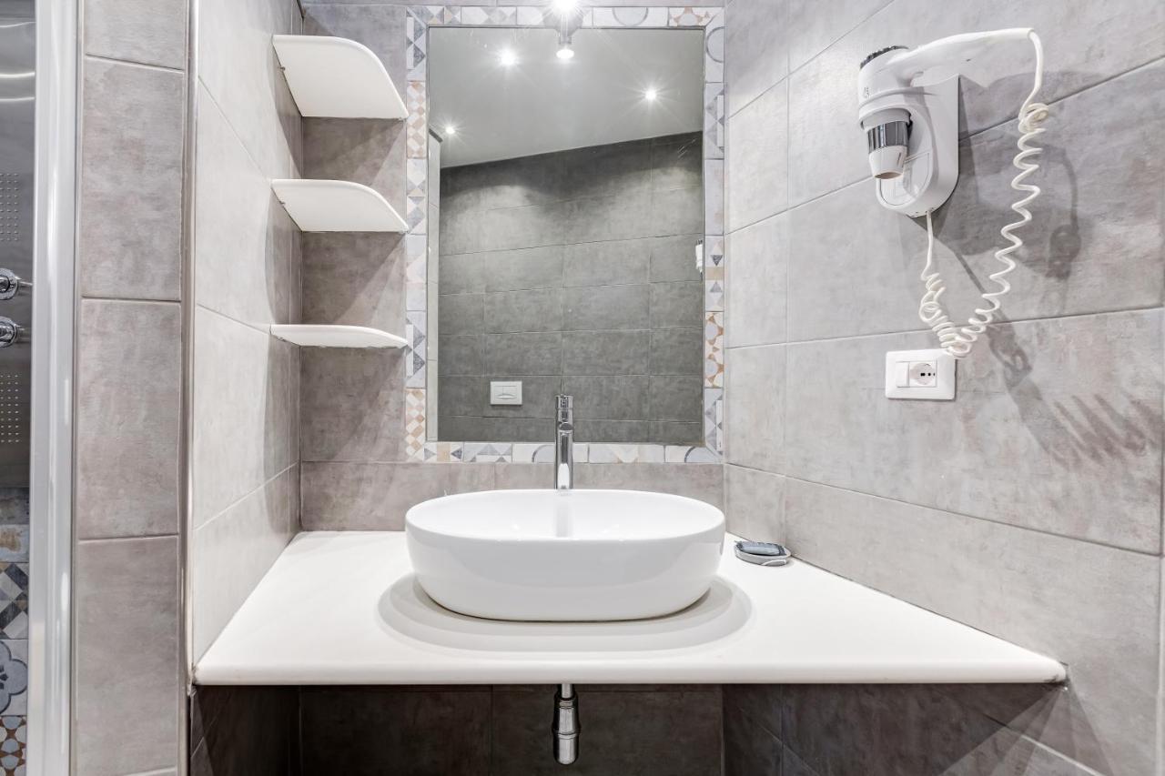 Maison Degli Artisti Guest house Rome