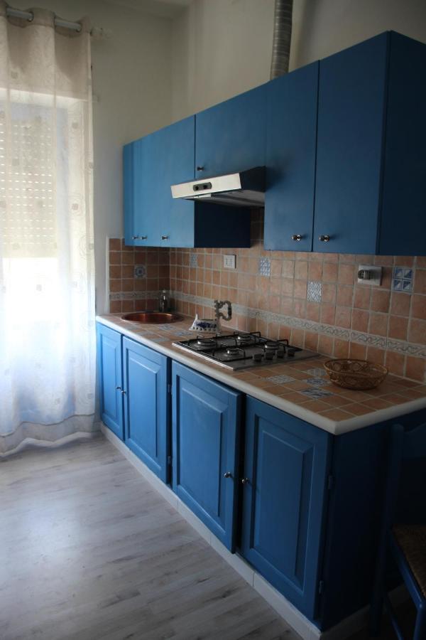 Apartment Sunny Sexy Grey & Cool Blue