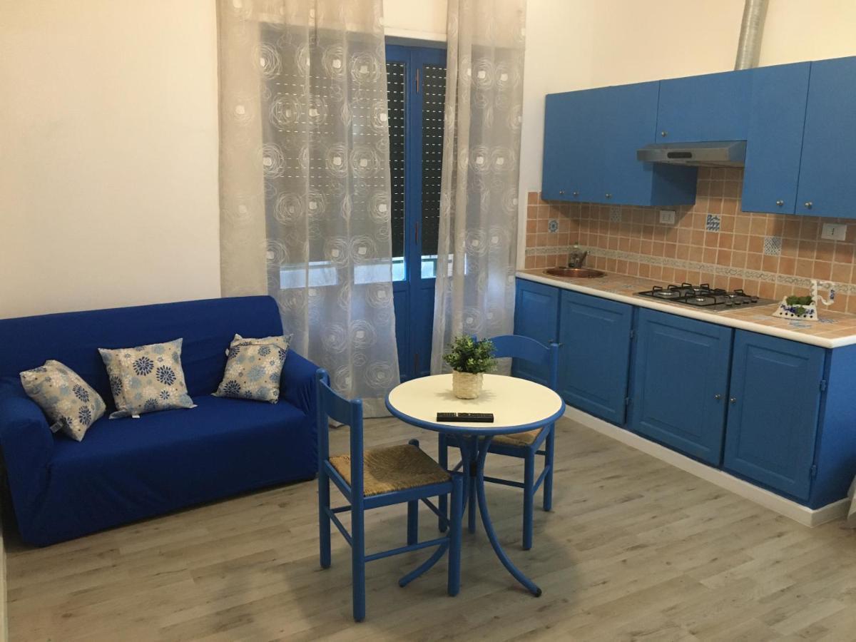 Apartment Sunny Sexy Grey & Cool Blue